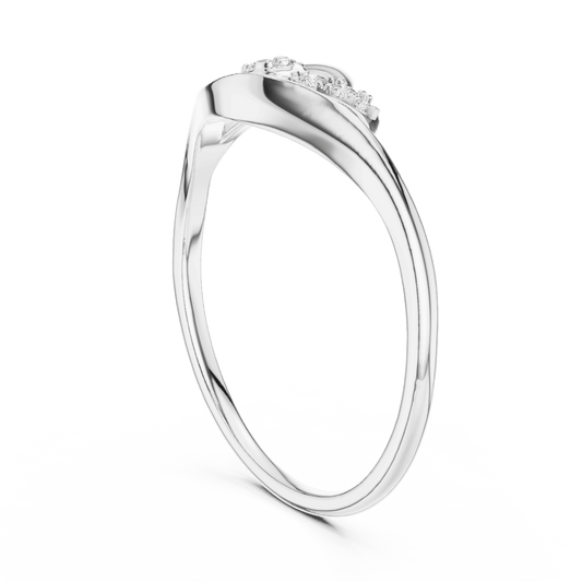 Diamond ring with a wave like golden band